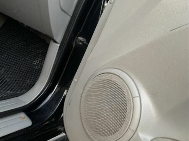 Черный Киа Соренто, объемом двигателя 2.5 л и пробегом 200 тыс. км за 7100 $, фото 17 на Automoto.ua