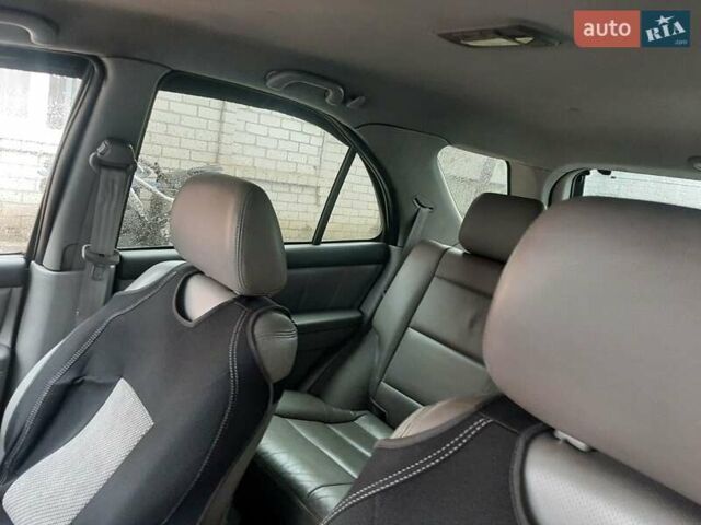 Черный Киа Соренто, объемом двигателя 2.5 л и пробегом 220 тыс. км за 4500 $, фото 11 на Automoto.ua