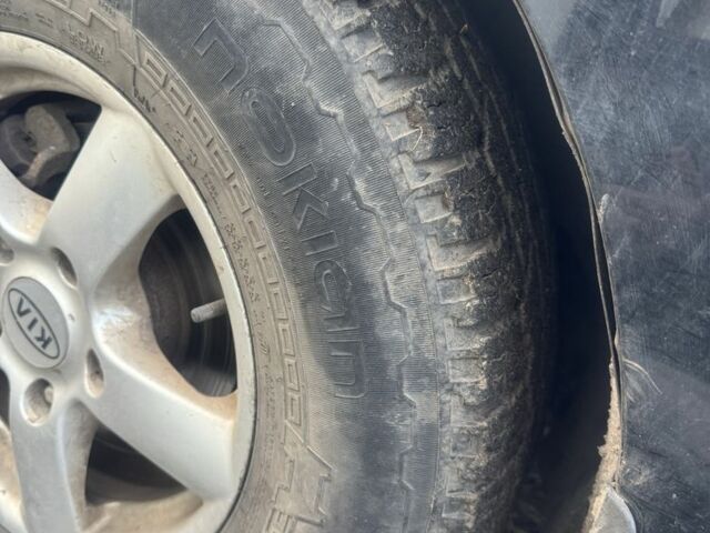 Чорний Кіа Соренто, об'ємом двигуна 2.5 л та пробігом 320 тис. км за 2800 $, фото 6 на Automoto.ua