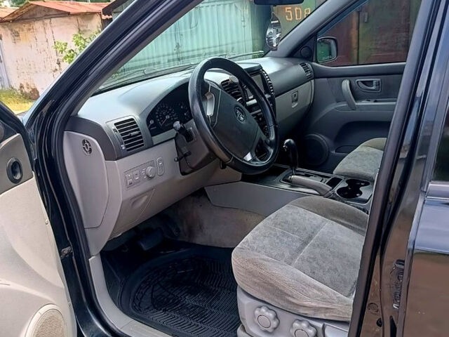 Черный Киа Соренто, объемом двигателя 3.5 л и пробегом 233 тыс. км за 6200 $, фото 5 на Automoto.ua