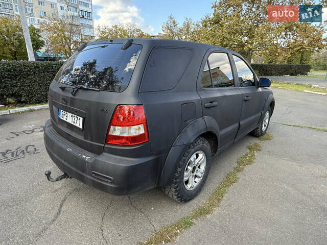 Черный Киа Соренто, объемом двигателя 2.5 л и пробегом 160 тыс. км за 3500 $, фото 2 на Automoto.ua