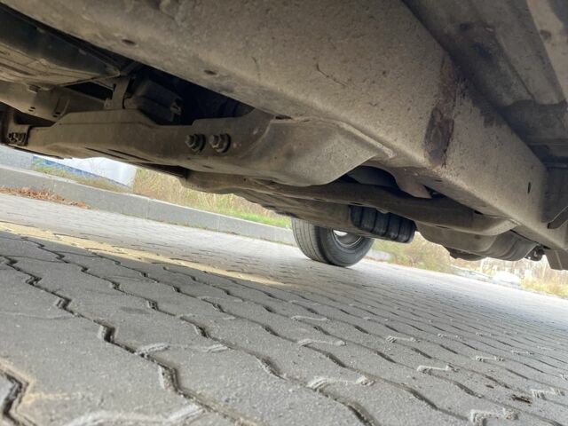 Черный Киа Соренто, объемом двигателя 2.5 л и пробегом 270 тыс. км за 3350 $, фото 9 на Automoto.ua