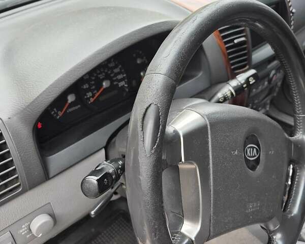 Черный Киа Соренто, объемом двигателя 2.5 л и пробегом 296 тыс. км за 6200 $, фото 9 на Automoto.ua