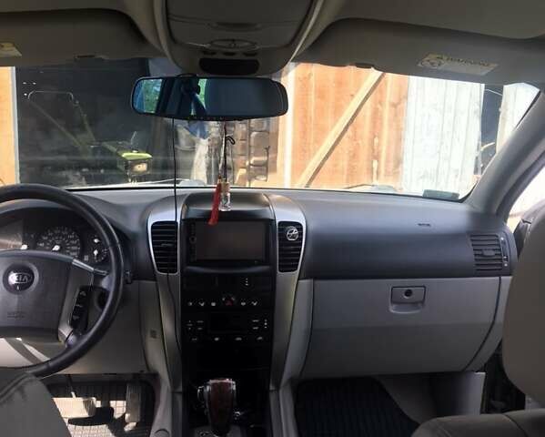 Черный Киа Соренто, объемом двигателя 2.5 л и пробегом 262 тыс. км за 9200 $, фото 10 на Automoto.ua