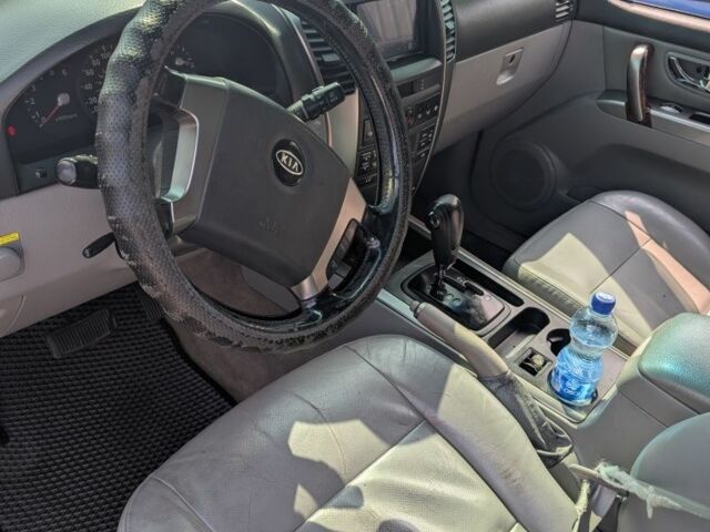 Чорний Кіа Соренто, об'ємом двигуна 2.5 л та пробігом 357 тис. км за 7600 $, фото 4 на Automoto.ua