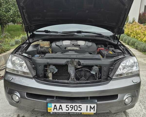 Черный Киа Соренто, объемом двигателя 2.5 л и пробегом 296 тыс. км за 6200 $, фото 11 на Automoto.ua