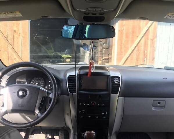 Черный Киа Соренто, объемом двигателя 2.5 л и пробегом 262 тыс. км за 9200 $, фото 6 на Automoto.ua