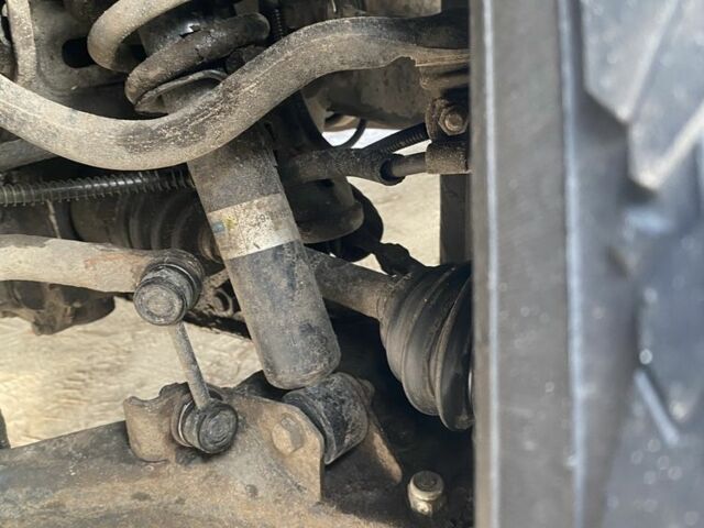 Черный Киа Соренто, объемом двигателя 2.5 л и пробегом 293 тыс. км за 3450 $, фото 16 на Automoto.ua