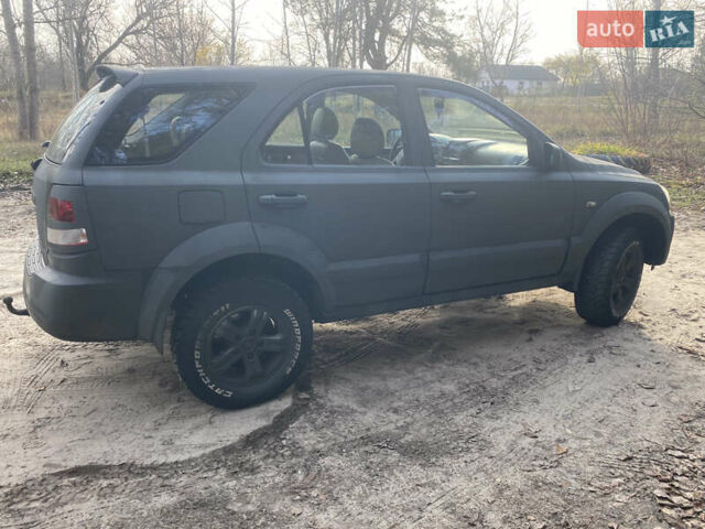 Черный Киа Соренто, объемом двигателя 2.5 л и пробегом 293 тыс. км за 3450 $, фото 6 на Automoto.ua