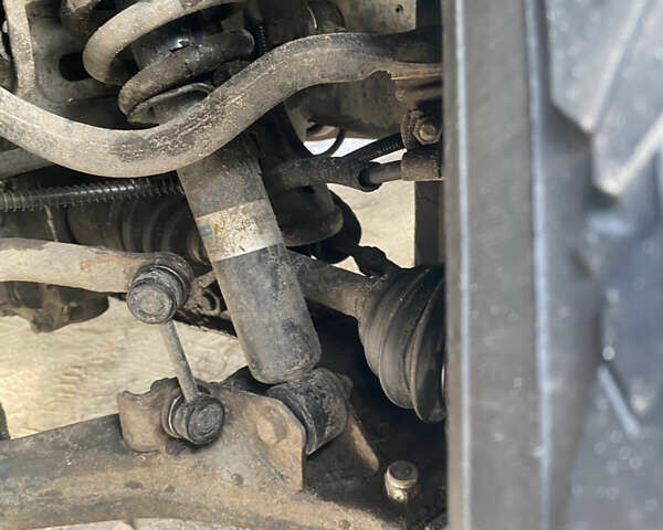 Черный Киа Соренто, объемом двигателя 2.5 л и пробегом 293 тыс. км за 3450 $, фото 16 на Automoto.ua