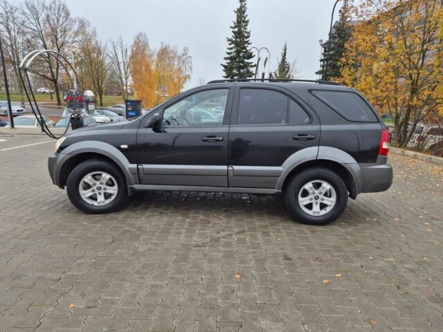 Черный Киа Соренто, объемом двигателя 2.5 л и пробегом 250 тыс. км за 4577 $, фото 2 на Automoto.ua