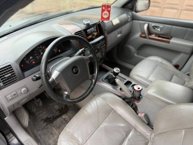 Черный Киа Соренто, объемом двигателя 0 л и пробегом 350 тыс. км за 3800 $, фото 6 на Automoto.ua