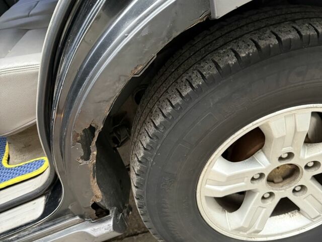 Черный Киа Соренто, объемом двигателя 2.5 л и пробегом 370 тыс. км за 4999 $, фото 6 на Automoto.ua