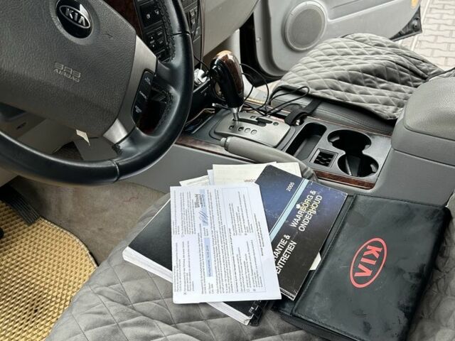 Черный Киа Соренто, объемом двигателя 2.5 л и пробегом 210 тыс. км за 4500 $, фото 6 на Automoto.ua