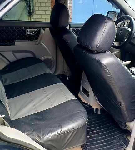 Черный Киа Соренто, объемом двигателя 2.5 л и пробегом 350 тыс. км за 4000 $, фото 12 на Automoto.ua