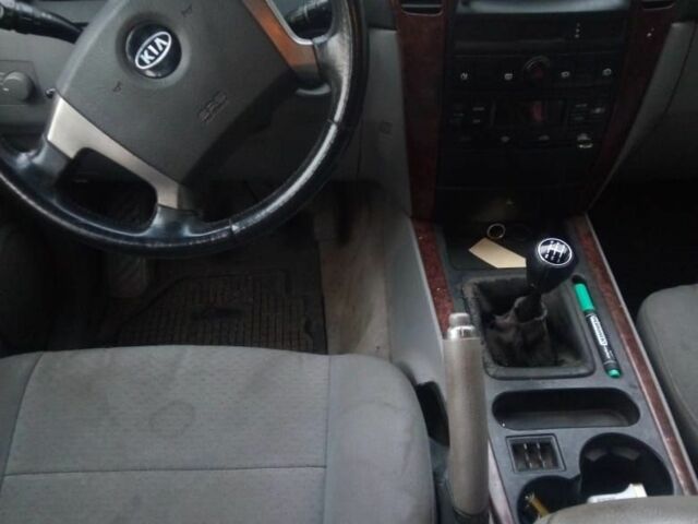 Чорний Кіа Соренто, об'ємом двигуна 2.5 л та пробігом 300 тис. км за 3700 $, фото 6 на Automoto.ua