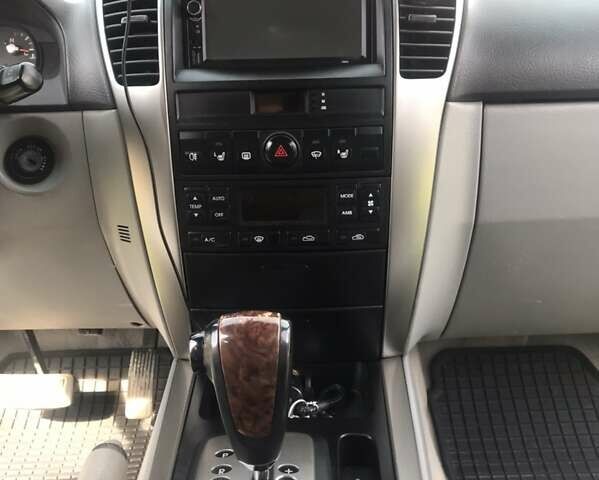 Черный Киа Соренто, объемом двигателя 2.5 л и пробегом 262 тыс. км за 9200 $, фото 18 на Automoto.ua