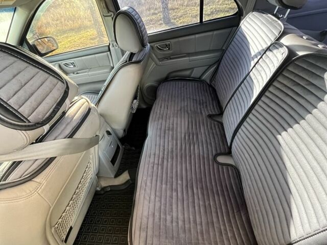 Черный Киа Соренто, объемом двигателя 2.5 л и пробегом 236 тыс. км за 8000 $, фото 5 на Automoto.ua