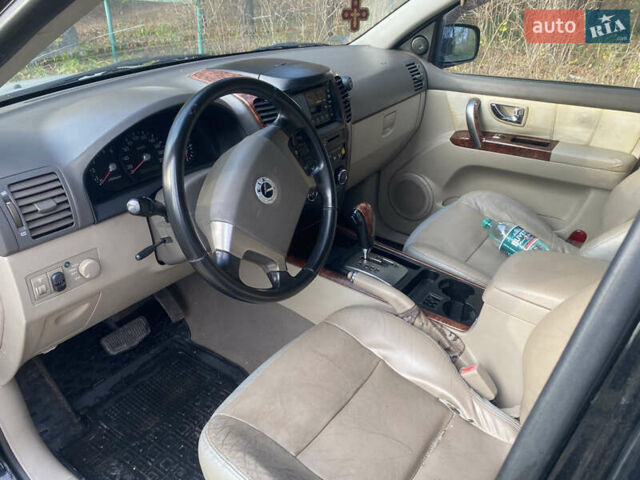 Черный Киа Соренто, объемом двигателя 2.5 л и пробегом 293 тыс. км за 3450 $, фото 11 на Automoto.ua