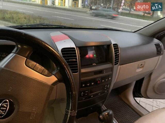 Чорний Кіа Соренто, об'ємом двигуна 2.5 л та пробігом 204 тис. км за 6150 $, фото 13 на Automoto.ua