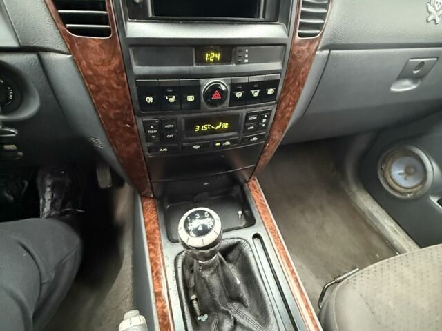 Черный Киа Соренто, объемом двигателя 0 л и пробегом 200 тыс. км за 2600 $, фото 5 на Automoto.ua