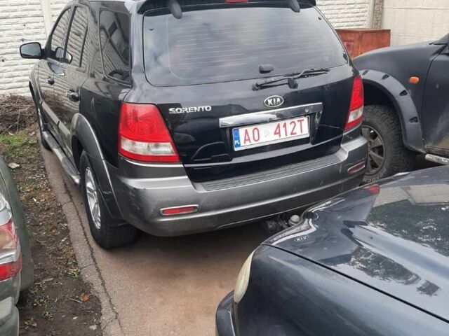Черный Киа Соренто, объемом двигателя 2.5 л и пробегом 350 тыс. км за 2000 $, фото 4 на Automoto.ua