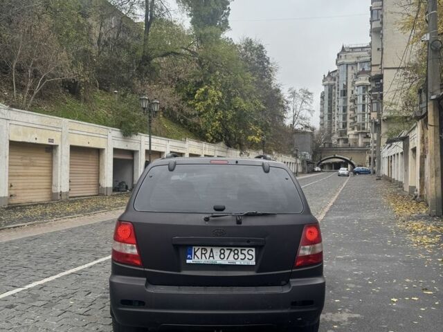 Чорний Кіа Соренто, об'ємом двигуна 2.5 л та пробігом 345 тис. км за 3600 $, фото 2 на Automoto.ua