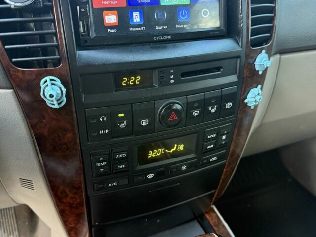 Чорний Кіа Соренто, об'ємом двигуна 2.5 л та пробігом 165 тис. км за 3500 $, фото 7 на Automoto.ua