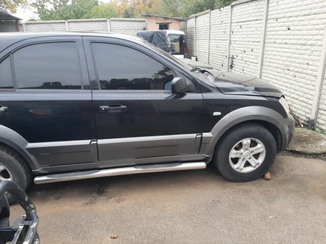 Черный Киа Соренто, объемом двигателя 2.5 л и пробегом 350 тыс. км за 2000 $, фото 3 на Automoto.ua