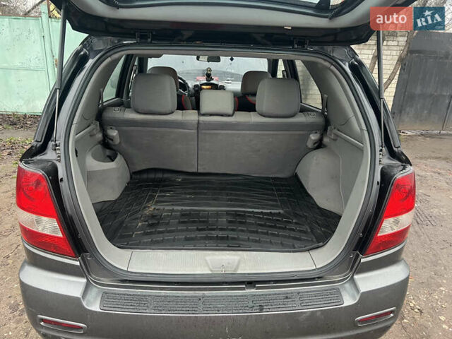 Черный Киа Соренто, объемом двигателя 2.5 л и пробегом 140 тыс. км за 7500 $, фото 8 на Automoto.ua