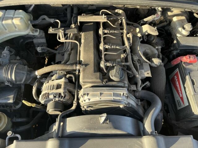 Черный Киа Соренто, объемом двигателя 2.5 л и пробегом 236 тыс. км за 8000 $, фото 11 на Automoto.ua