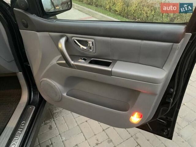 Чорний Кіа Соренто, об'ємом двигуна 2.5 л та пробігом 204 тис. км за 6150 $, фото 23 на Automoto.ua