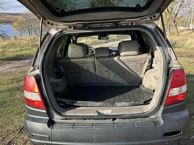 Киа Соренто 2005 в Славянске на Automoto.ua Черный Киа Соренто, объемом двигателя 2.5 л и пробегом 321 тыс. км за 3000 $, фото 7 на Automoto.ua