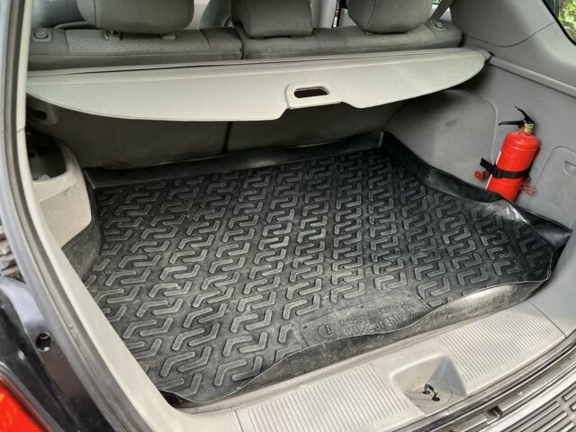 Черный Киа Соренто, объемом двигателя 2.4 л и пробегом 205 тыс. км за 6650 $, фото 17 на Automoto.ua