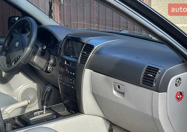 Киа Соренто 2005 в Кицмане на Automoto.ua Черный Киа Соренто, объемом двигателя 2.5 л и пробегом 300 тыс. км за 8411 $, фото 10 на Automoto.ua