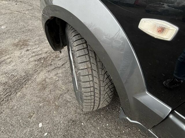 Черный Киа Соренто, объемом двигателя 2.5 л и пробегом 250 тыс. км за 7000 $, фото 7 на Automoto.ua