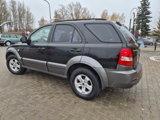 Черный Киа Соренто, объемом двигателя 2.5 л и пробегом 250 тыс. км за 4577 $, фото 1 на Automoto.ua