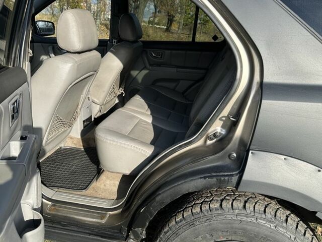 Киа Соренто 2005 в Славянске на Automoto.ua Черный Киа Соренто, объемом двигателя 2.5 л и пробегом 321 тыс. км за 3000 $, фото 6 на Automoto.ua