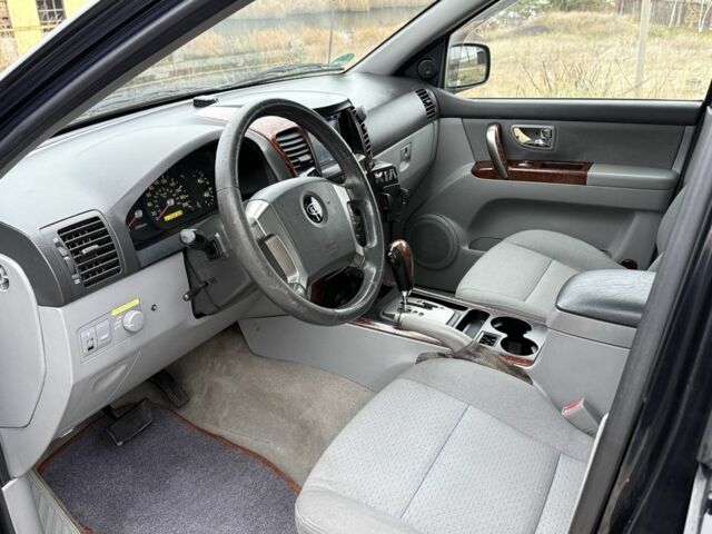 Черный Киа Соренто, объемом двигателя 2.5 л и пробегом 258 тыс. км за 5250 $, фото 14 на Automoto.ua