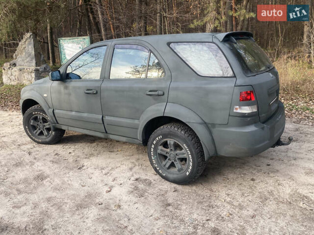 Черный Киа Соренто, объемом двигателя 2.5 л и пробегом 293 тыс. км за 3450 $, фото 3 на Automoto.ua