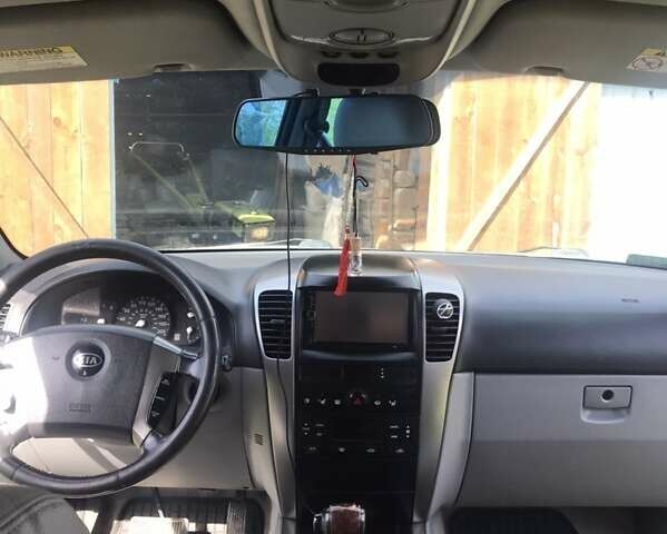 Черный Киа Соренто, объемом двигателя 2.5 л и пробегом 262 тыс. км за 9200 $, фото 9 на Automoto.ua