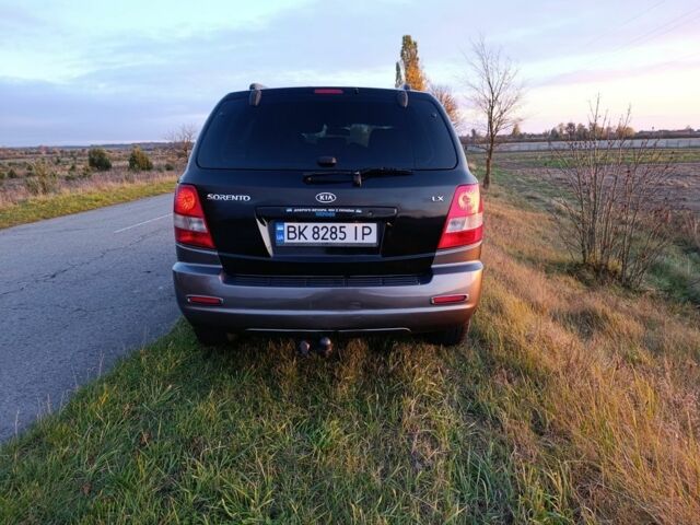 Черный Киа Соренто, объемом двигателя 2.5 л и пробегом 291 тыс. км за 7200 $, фото 2 на Automoto.ua