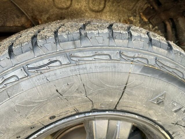 Киа Соренто 2005 в Славянске на Automoto.ua Черный Киа Соренто, объемом двигателя 2.5 л и пробегом 321 тыс. км за 3000 $, фото 10 на Automoto.ua