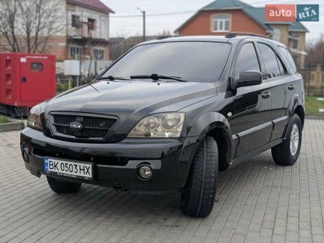 Черный Киа Соренто, объемом двигателя 2.5 л и пробегом 300 тыс. км за 8000 $, фото 1 на Automoto.ua