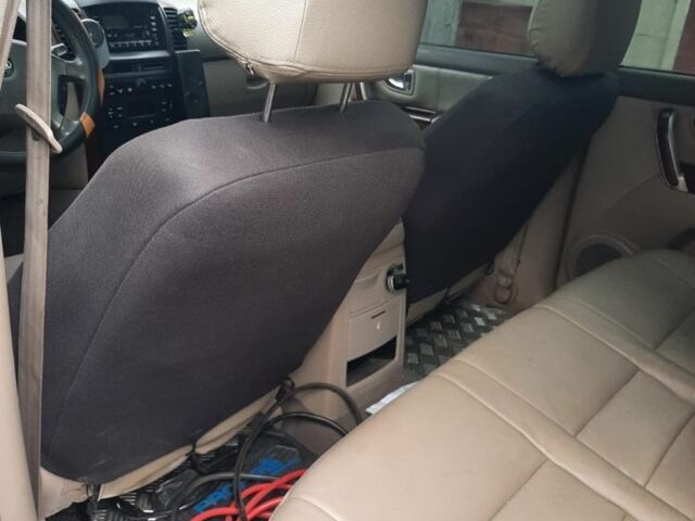 Черный Киа Соренто, объемом двигателя 2.5 л и пробегом 350 тыс. км за 2000 $, фото 7 на Automoto.ua