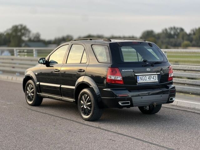 Чорний Кіа Соренто, об'ємом двигуна 2.5 л та пробігом 250 тис. км за 3580 $, фото 2 на Automoto.ua