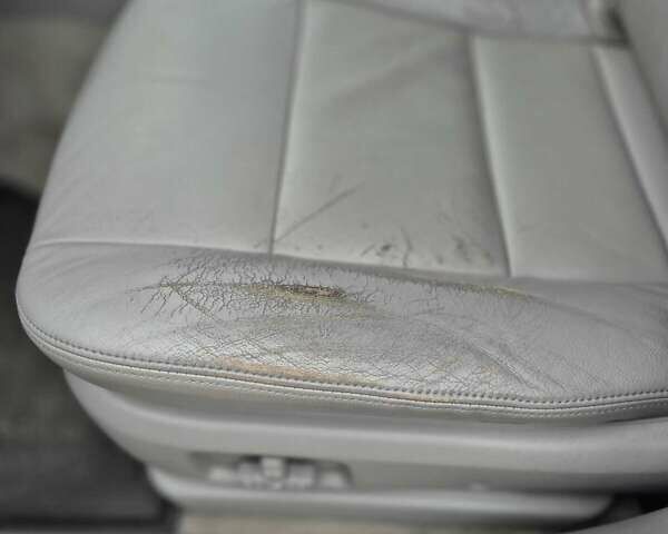 Черный Киа Соренто, объемом двигателя 2.5 л и пробегом 296 тыс. км за 6200 $, фото 10 на Automoto.ua