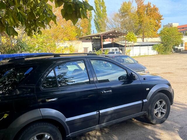 Черный Киа Соренто, объемом двигателя 3.5 л и пробегом 200 тыс. км за 3800 $, фото 2 на Automoto.ua