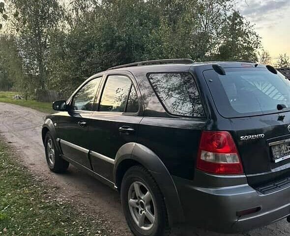 Черный Киа Соренто, объемом двигателя 0 л и пробегом 300 тыс. км за 4300 $, фото 2 на Automoto.ua