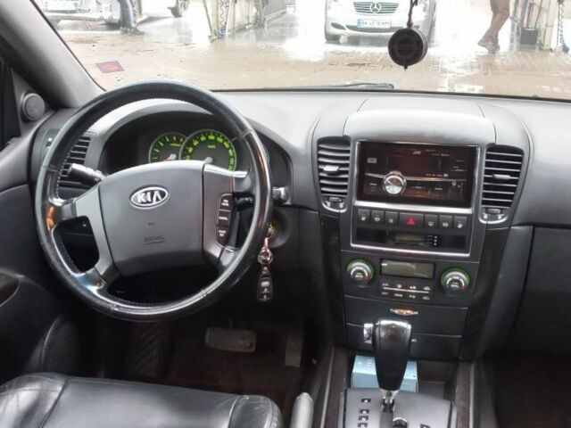 Чорний Кіа Соренто, об'ємом двигуна 2.5 л та пробігом 267 тис. км за 5200 $, фото 10 на Automoto.ua